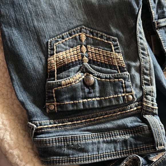 Sold - Picture 2 of 6